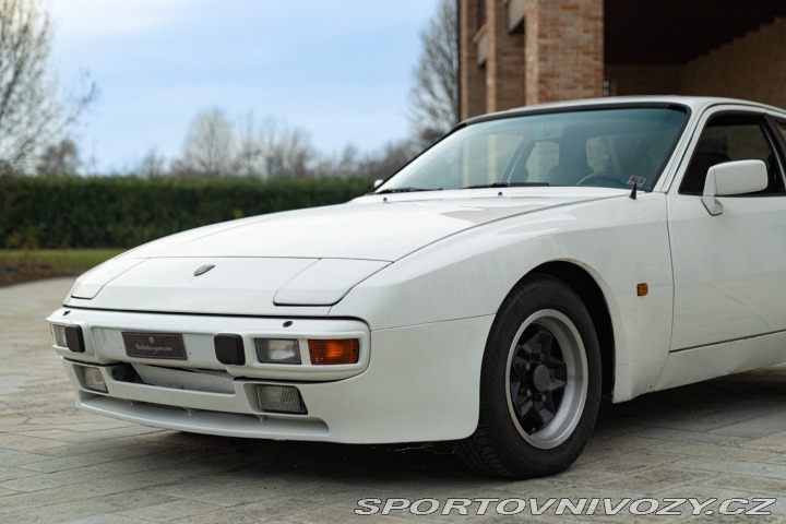 Porsche 944  1985