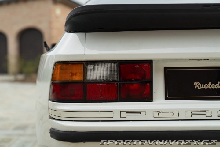 Porsche 944  1985
