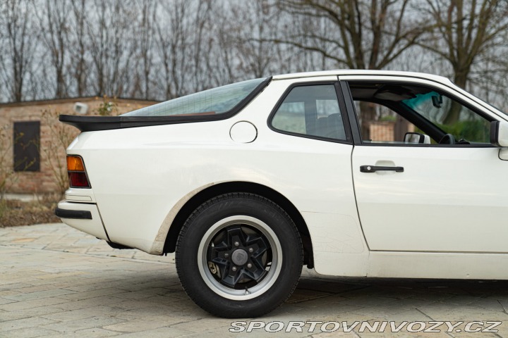 Porsche 944  1985