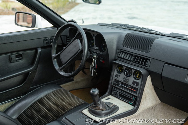 Porsche 944 1985