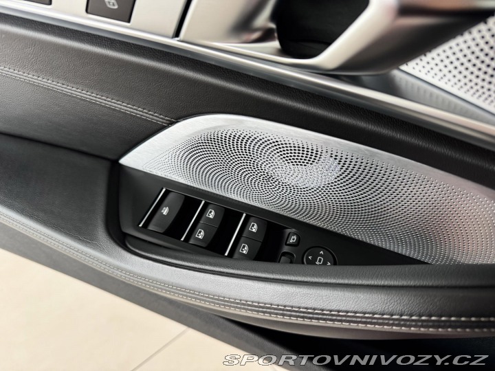 BMW 8 M850i xDrive*MaxVýbava*B& 2019