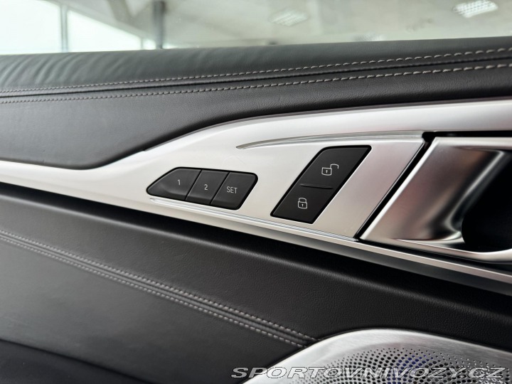BMW 8 M850i xDrive*MaxVýbava*B& 2019