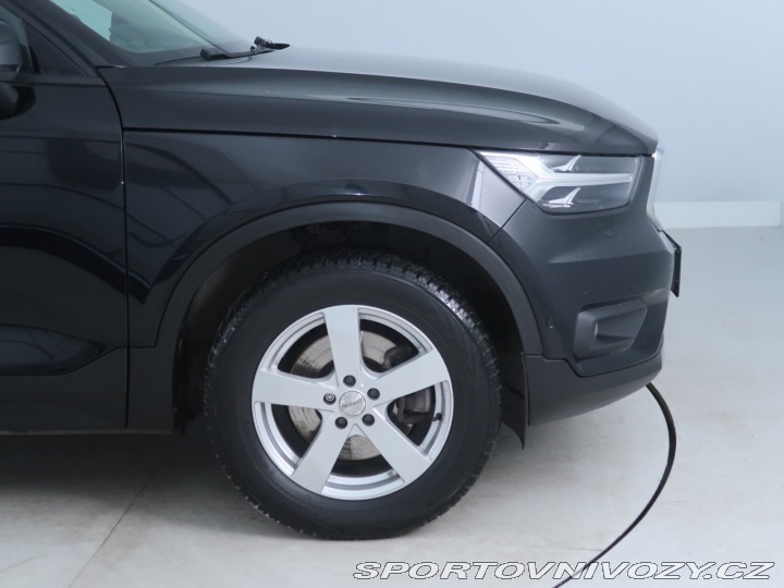 Volvo Ostatní modely XC40 Momentum Pro B5 AWD 2021