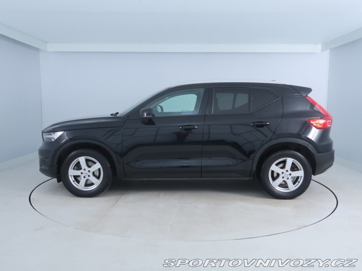 Volvo Ostatní modely XC40 Momentum Pro B5 AWD 2021