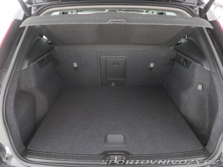 Volvo Ostatní modely XC40 Momentum Pro B5 AWD 2021