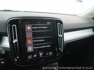 Volvo Ostatní modely XC40 Momentum Pro B5 AWD 2021