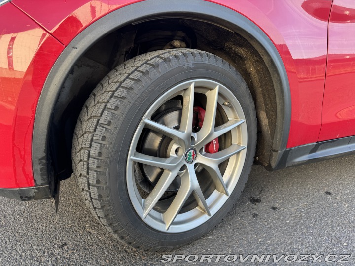 Alfa Romeo Stelvio 2017