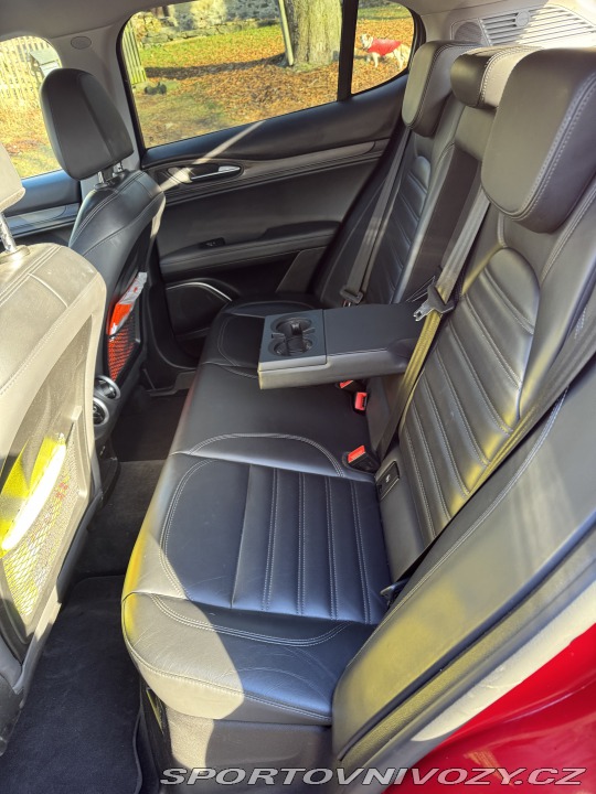 Alfa Romeo Stelvio 2017