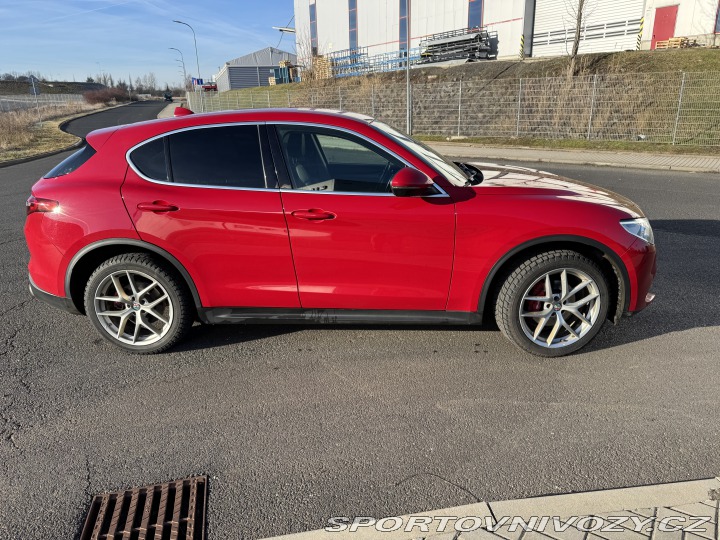 Alfa Romeo Stelvio 2017