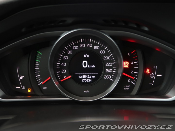 Volvo V40 2.0 D4 2015