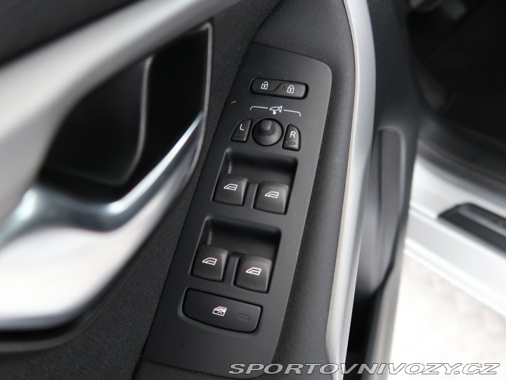 Volvo V40 2.0 D4 2015