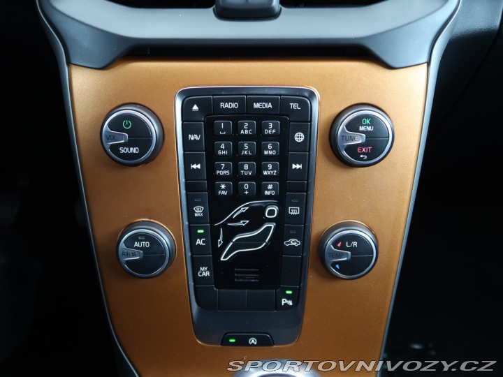 Volvo V40 2.0 D4 2015