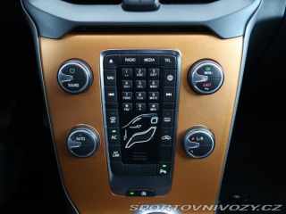 Volvo V40 2.0 D4 2015