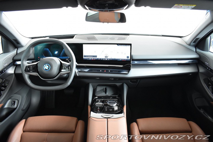 BMW 5 550e xDrive 2025