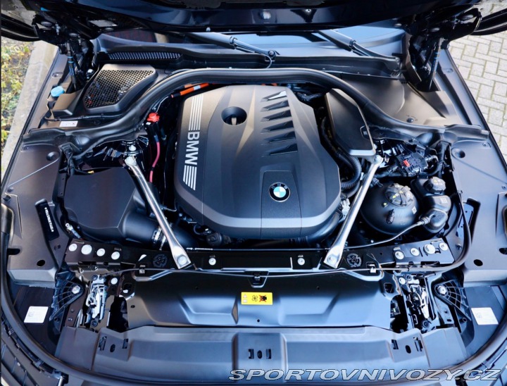 BMW 5 Touring 550e xDrive | ť 2025