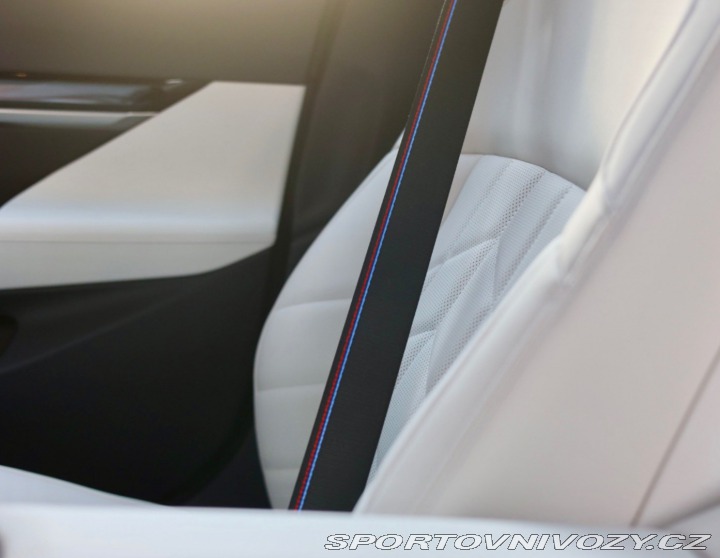 BMW 5 Touring 550e xDrive | ť 2025