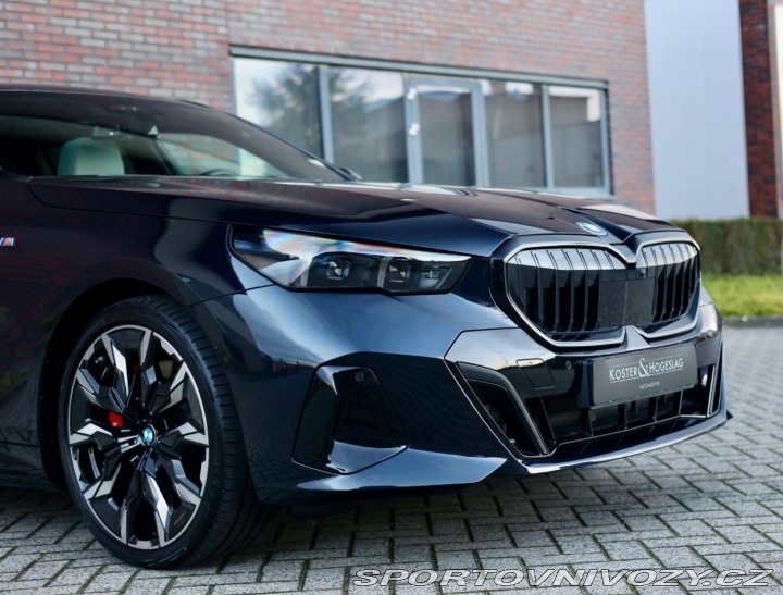 BMW 5 Touring 550e xDrive | ť 2025