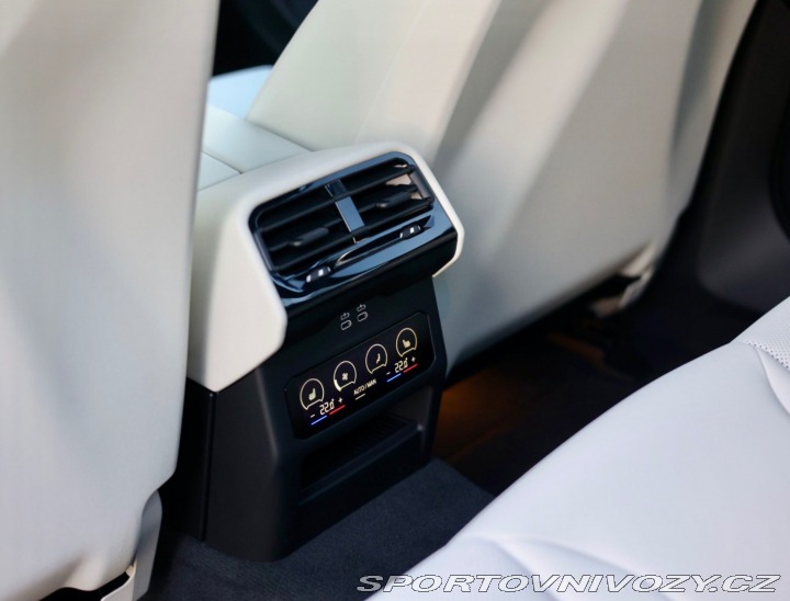 BMW 5 Touring 550e xDrive | ť 2025