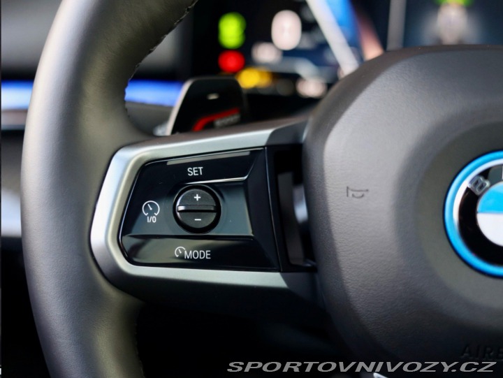 BMW 5 Touring  550e xDrive  | ť 2025