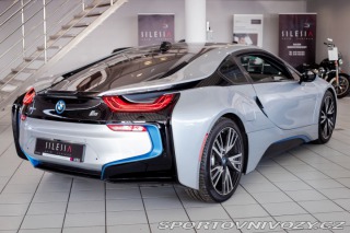 BMW i8  2015