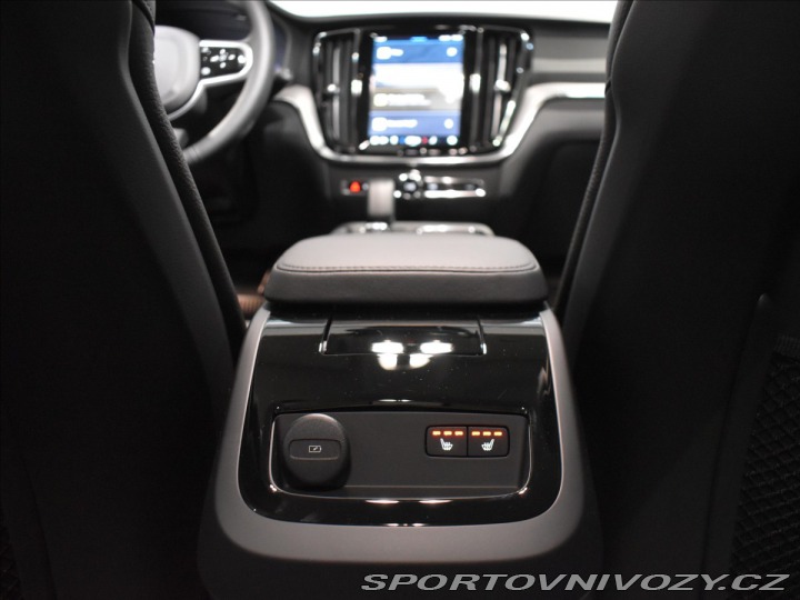 Volvo V60 2,0 T6 AWD PLUS BLIS,Bezk 2025