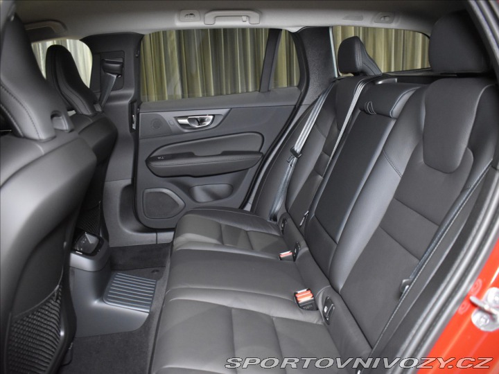 Volvo V60 2,0 T6 AWD PLUS BLIS,Bezk 2025