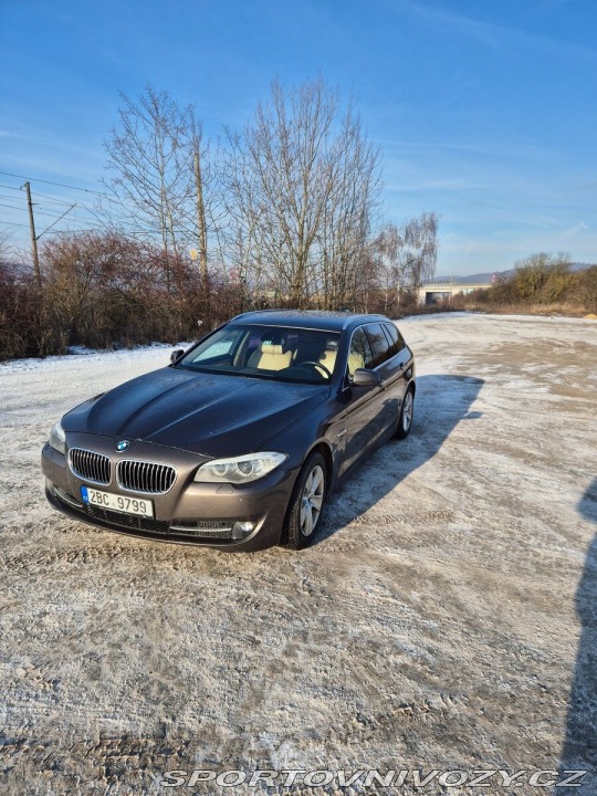 BMW 5 3,0   f11 530d 2011