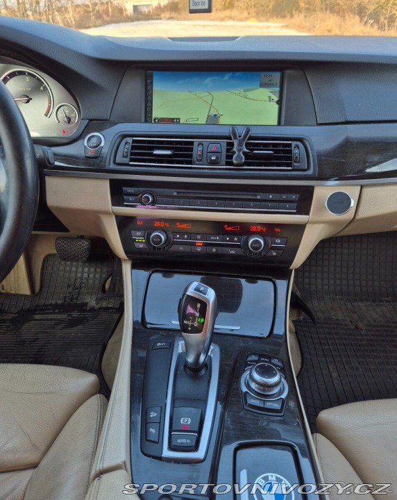 BMW 5 3,0   f11 530d 2011