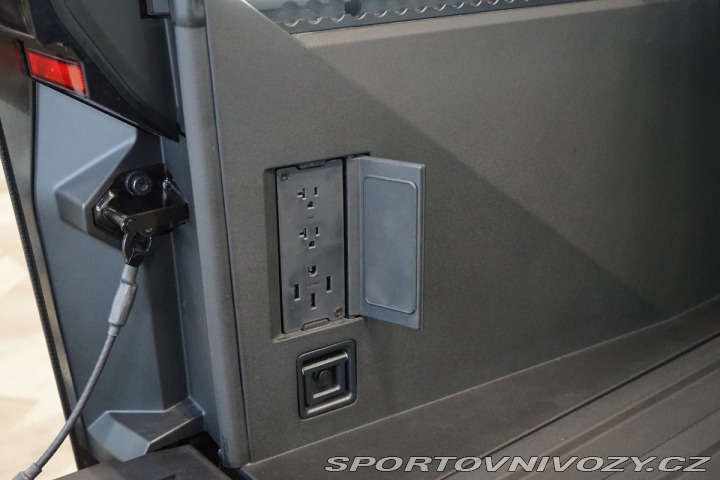 Tesla Ostatní modely Cybertruck Cyberbeast Tri Motor AWD 2024