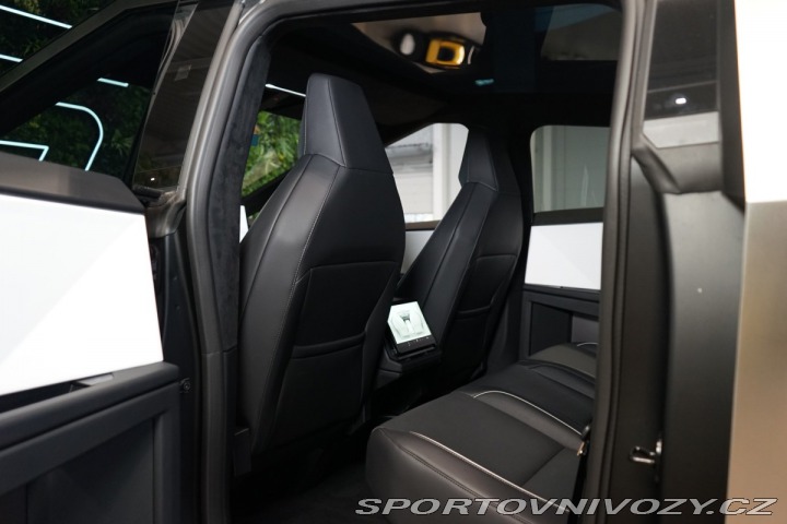 Tesla Ostatní modely Cybertruck Cyberbeast Tri Motor AWD 2024