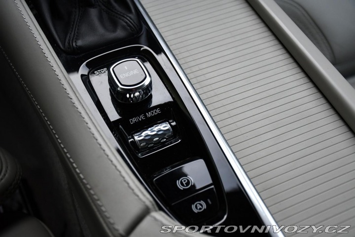 Volvo S90 D5 AWD ČR 2016