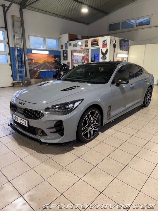 Kia Stinger  2022