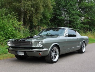 Ford Mustang Fastback Restomod