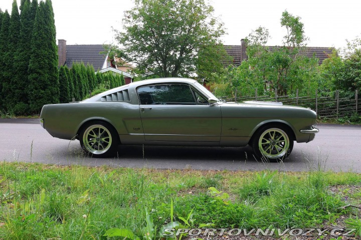 Ford Mustang Fastback Restomod 1965