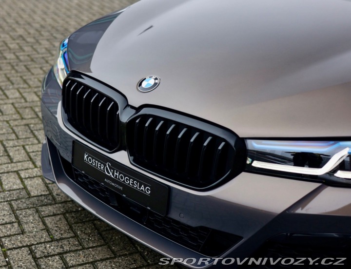 BMW 5 Touring  540i xDrive  245 2022
