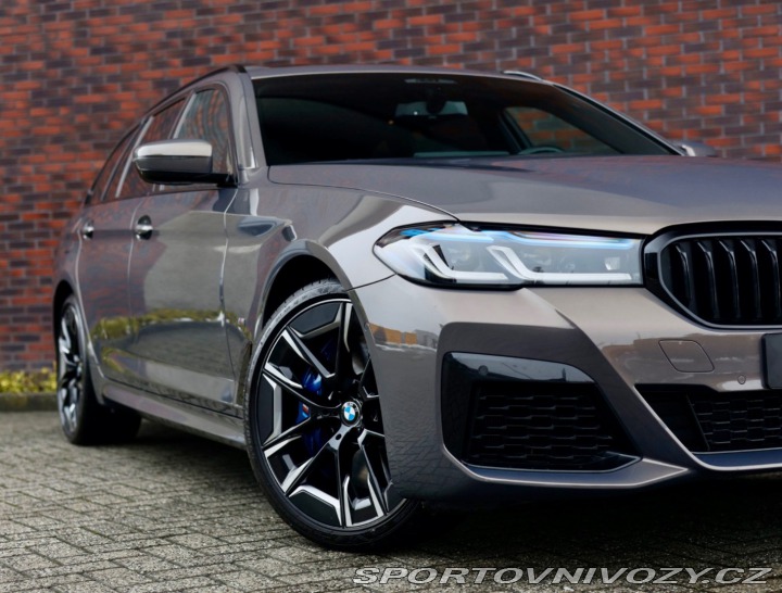 BMW 5 Touring  540i xDrive  245 2022
