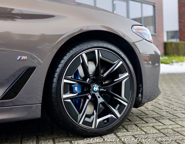 BMW 5 Touring  540i xDrive  245 2022