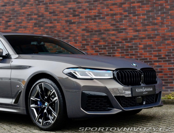 BMW 5 Touring  540i xDrive  245 2022