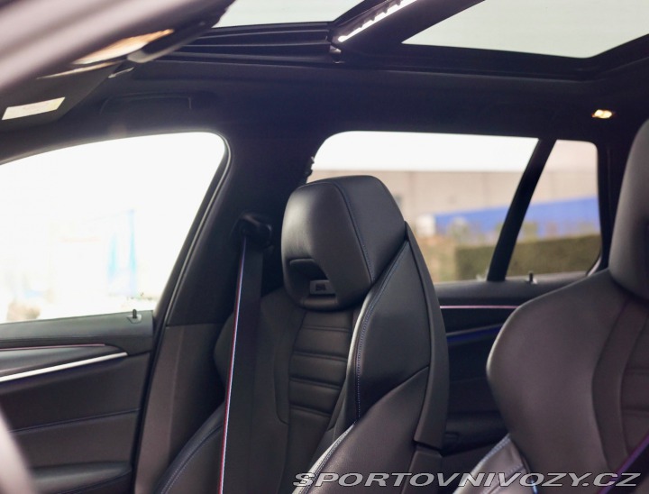 BMW 5 Touring  540i xDrive  245 2022