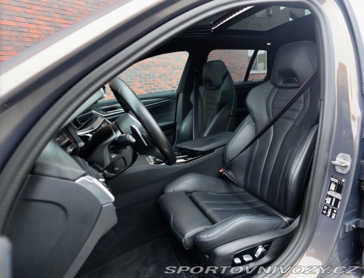 BMW 5 Touring  540i xDrive  245 2022