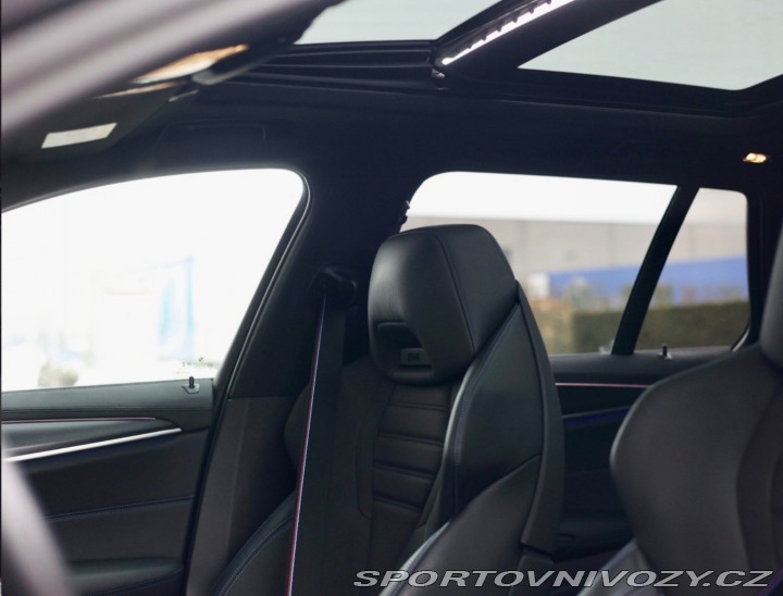 BMW 5 Touring  540i xDrive  245 2022