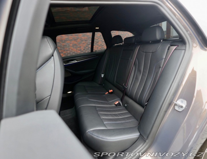 BMW 5 Touring  540i xDrive  245 2022