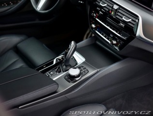 BMW 5 Touring  540i xDrive  245 2022