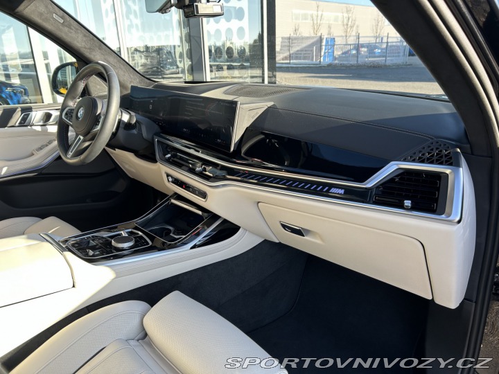 BMW X7 M60i xDrive ZÁRUKA 2025