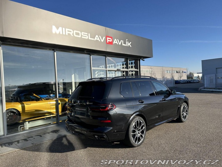 BMW X7 M60i xDrive ZÁRUKA 2025