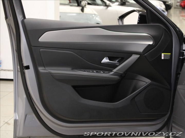 Peugeot 308 1,2 PT 96kW AT GT Paměť M 2024