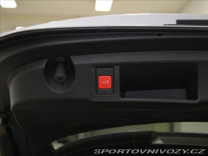 Peugeot 308 1,2 PT 96kW AT GT Paměť M 2024