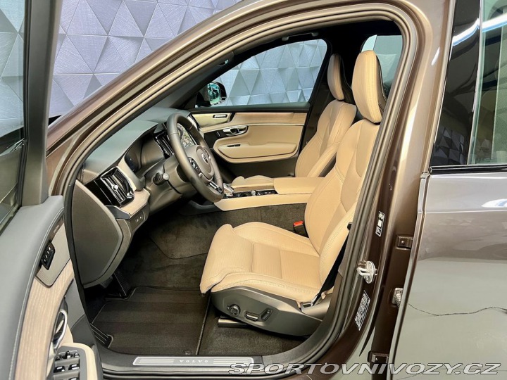 Volvo Ostatní modely XC90 T8 AWD PLUS DARK, VZDUCH, 2026