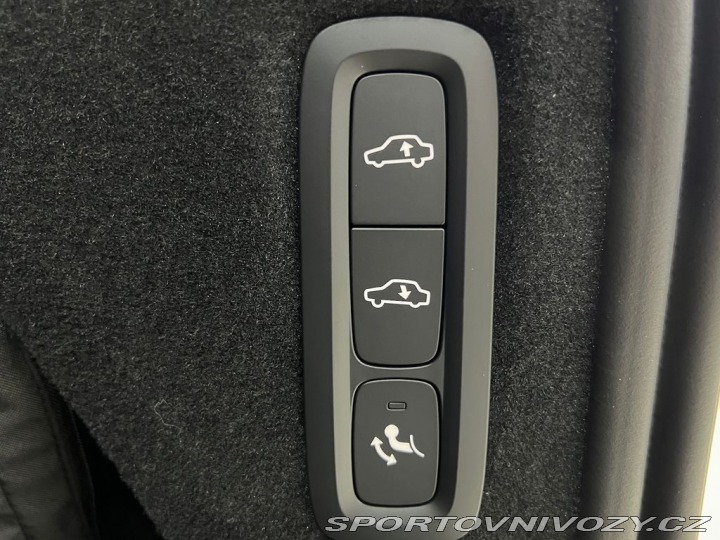 Volvo Ostatní modely XC90 T8 AWD PLUS DARK, VZDUCH, 2026