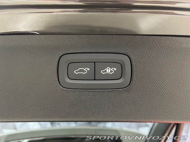 Volvo Ostatní modely XC90 T8 AWD PLUS DARK, VZDUCH, 2026